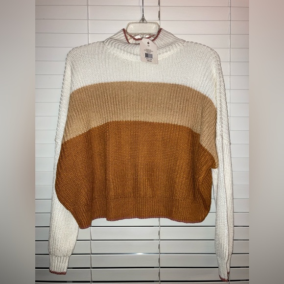 Plus Size Color Block Sweater - Picture 3 of 6